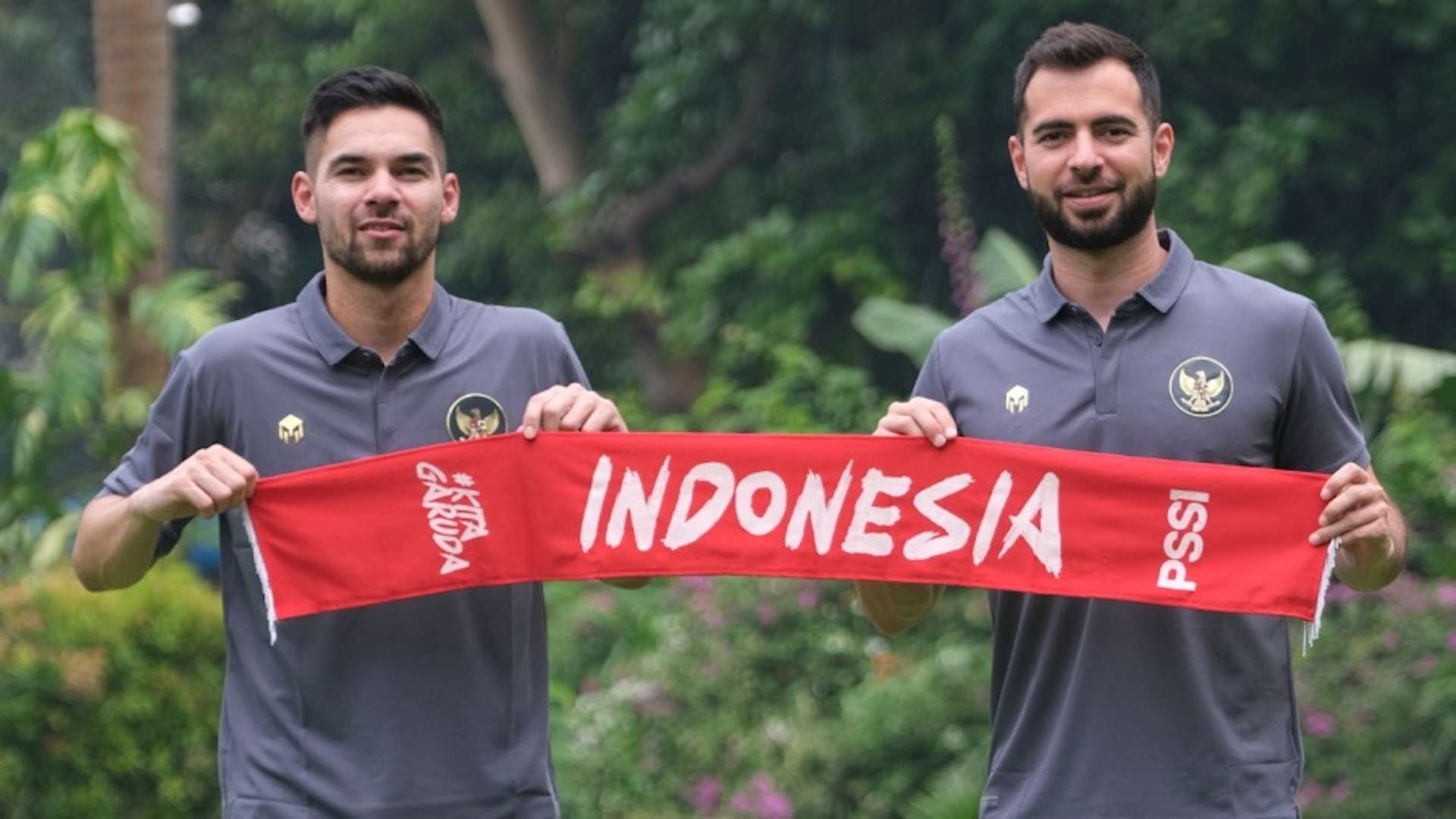 足見他在替 足見他在替