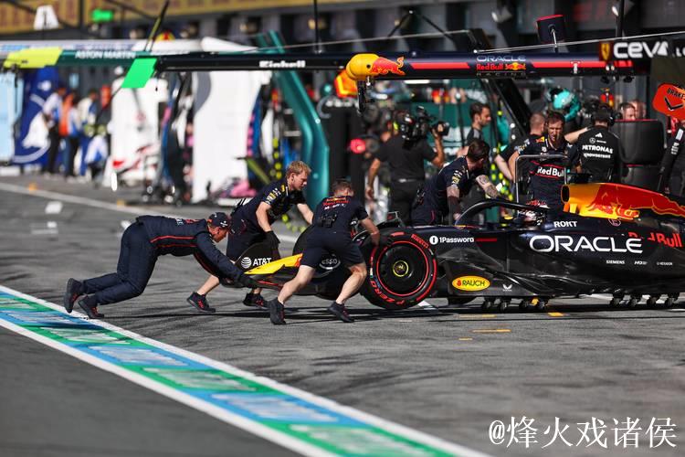 F1荷兰站排位赛:皮亚斯特里摘得杆位,维斯塔潘排名第三 F1荷兰站排位赛:皮亚斯特里摘得杆位,维斯塔潘排名第三